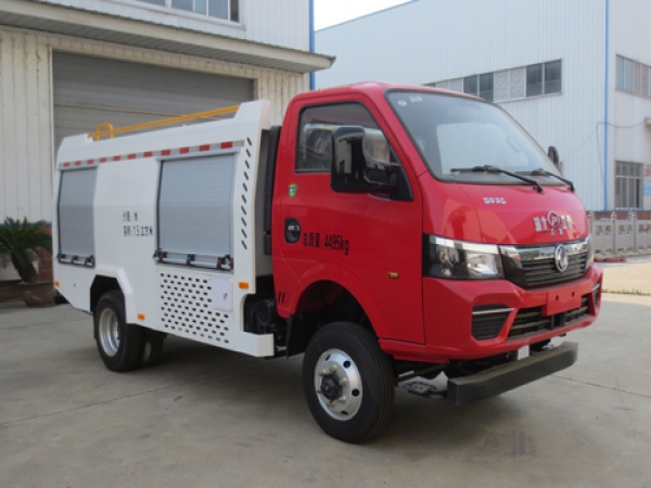 東風途逸單排四驅1.5噸水罐消防車